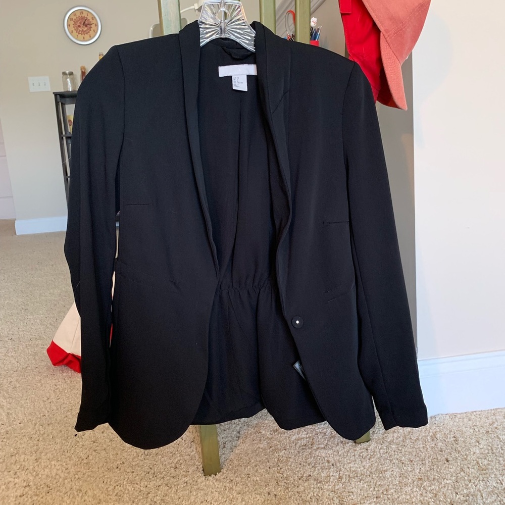 Black fitted blazer